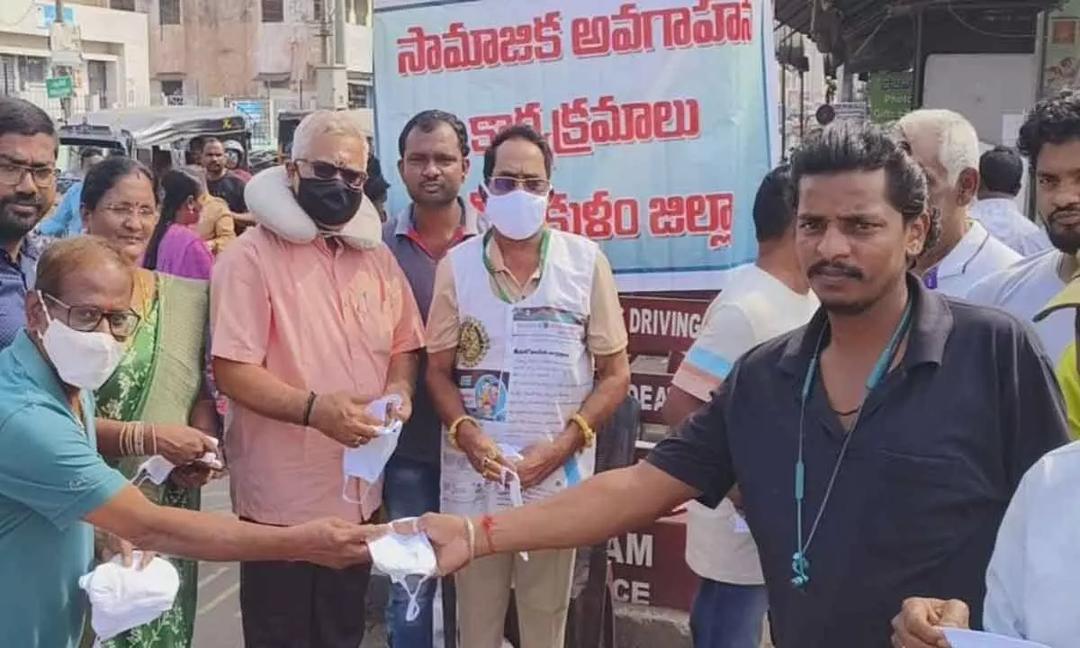 People told to wear masks to prevent Covid