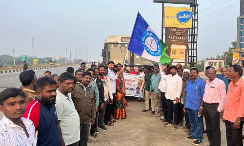 Chandragiri people under Chevireddy Mohit Reddy flocks to Vijayawada for unveiling of Ambedkar statue