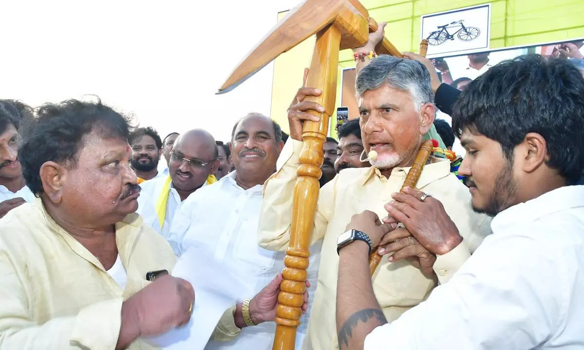 Naidu vows to develop Seema on all fronts