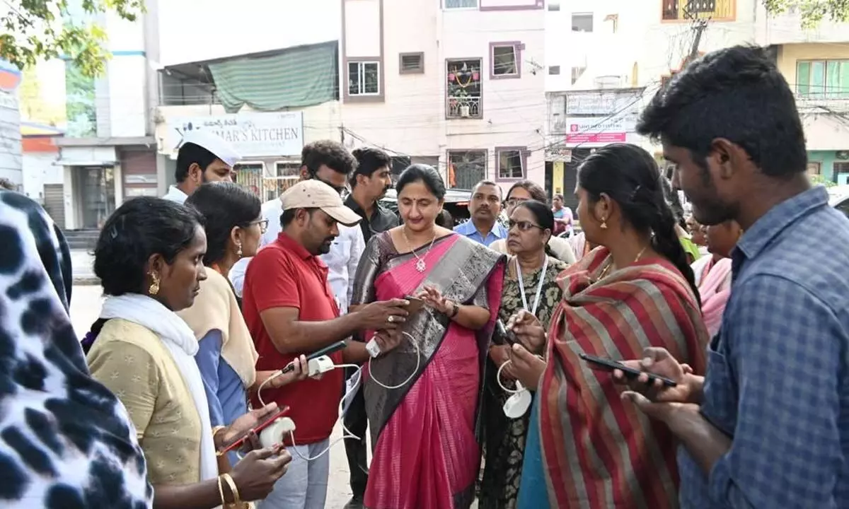 Collector K Madhavi Latha inspecting caste census registration process in the 10th ward of Rajamahendravaram on Friday
