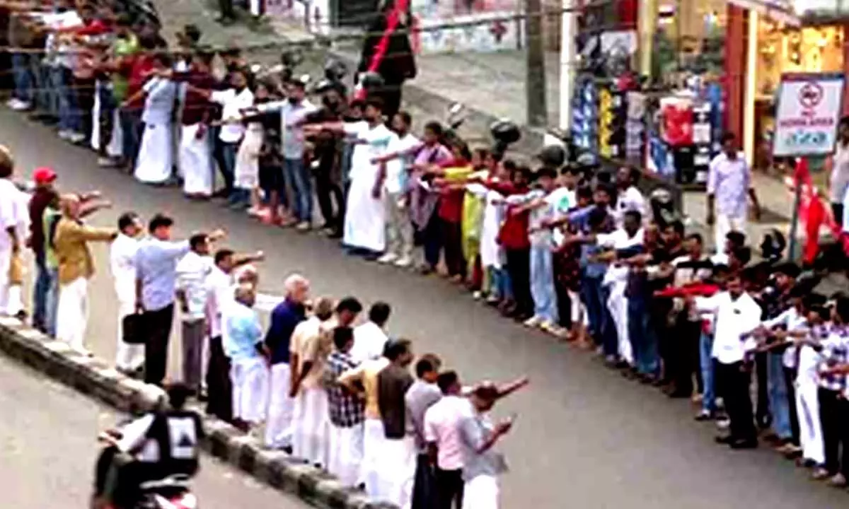 Lakhs take part in DYFIs human chain protest in Kerala against Centres neglect