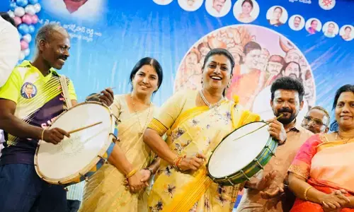 RK Roja participates in distribution of prizes to artists