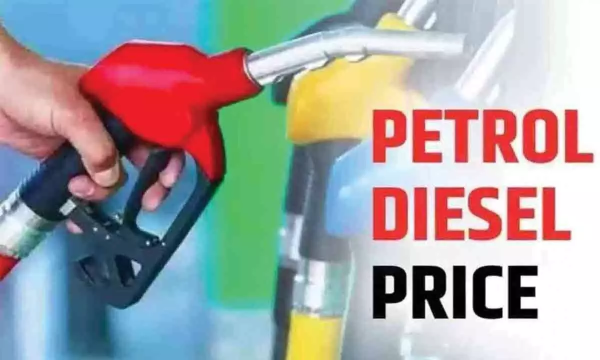 Petrol and diesel prices today stable in Hyderabad, Delhi, Chennai and Mumbai on 26 April