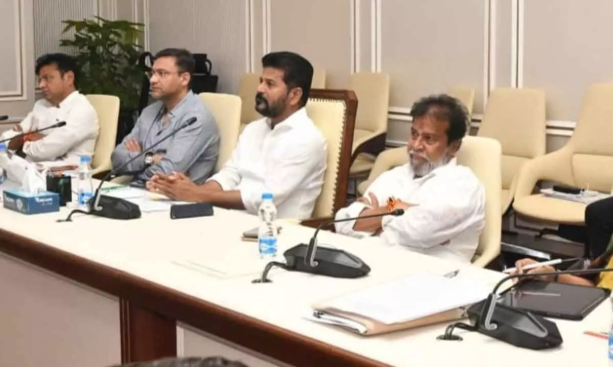 CM Revanth Reddy discusses River Musi front development with global planners