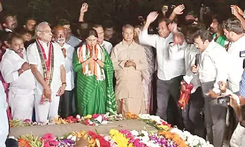 All set for Sharmila to take over as APCC chief