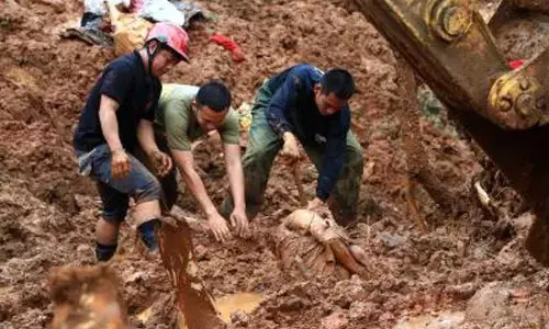 Death toll in flooding, landslides in Philippines rises to 15