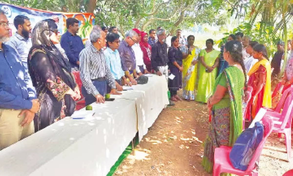 Bangladesh team appreciates farmer scientist course
