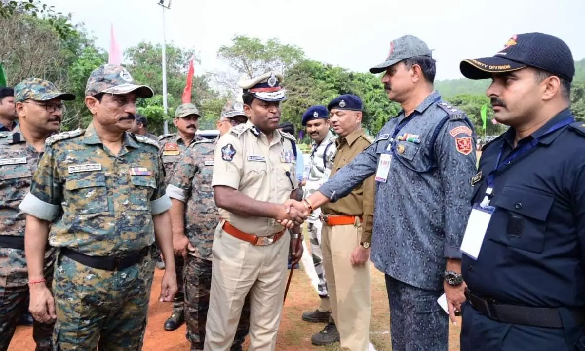 City Police Commissioner A Ravi Shankar interacting with the commandos at the inaugural of the 14th AIPCC held in Visakhapatnam on Monday