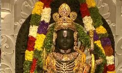 Vajra Namam on the forehead of lord Rama idol is the centre of attraction.