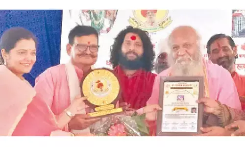 Krishna Naik gets ‘Gor Banjara Ratna’ award