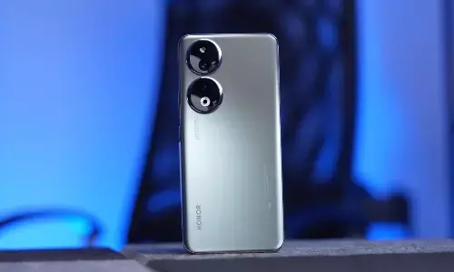 Top 4 Eye-Friendly Smartphones: Xiaomi 13, Honor 90, and More