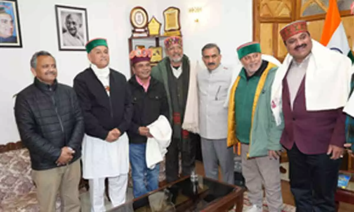 Nana Patekar, Rajpal Yadav call on Himachal CM