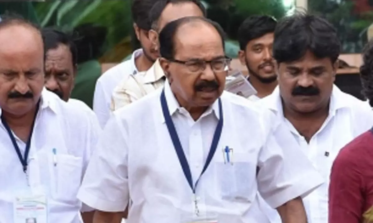 Veerappa Moily says its doubtful Modi fasted for 11 days; K’taka BJP demands apology