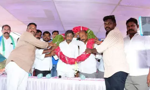 Katasani Rambhupal Reddy to distribute house site pattas in Orvakal