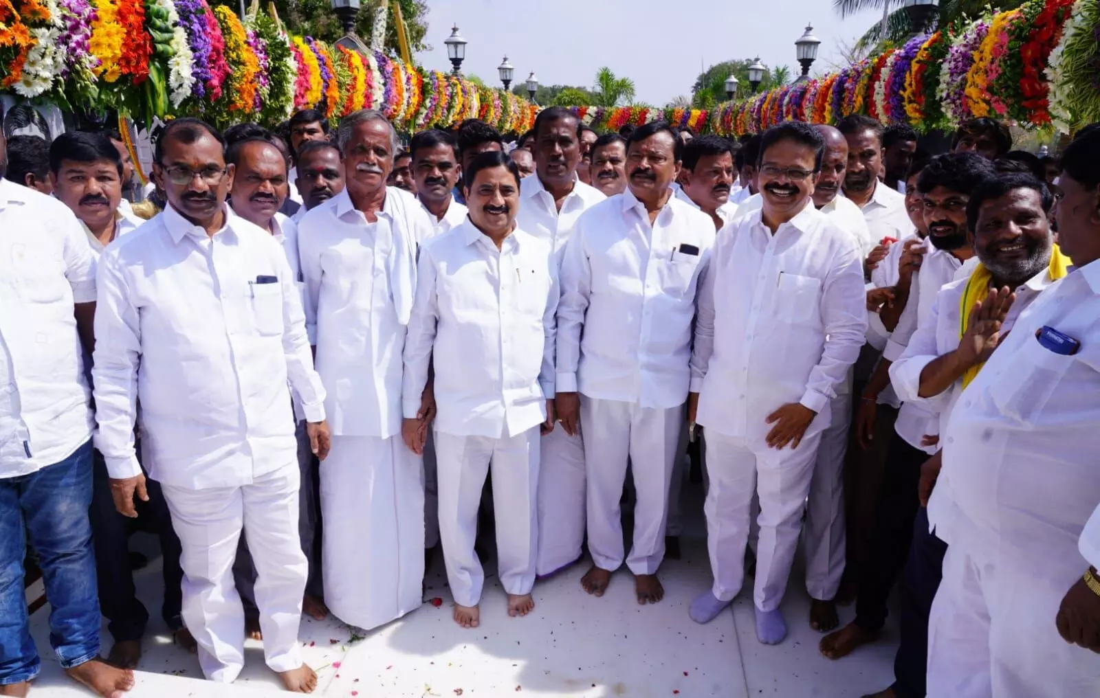 Paritala Ravindra remembered on death anniversary in Venkatapuram
