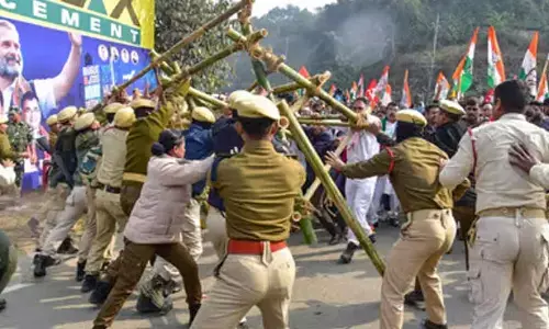 Assam CM asks DGP to file case against Rahul for provoking crowd