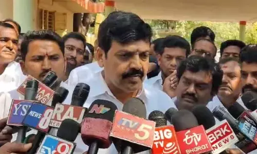 Former MLA Gonuguntla Suryanarayana expresses poor condition of roads in Dharmavaram