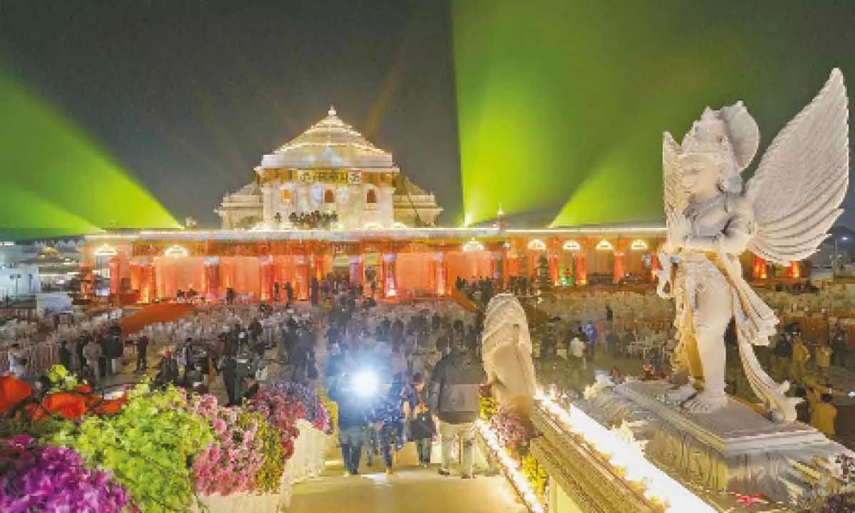 Nearly 3Lakh devotees offer prayers at Ram temple