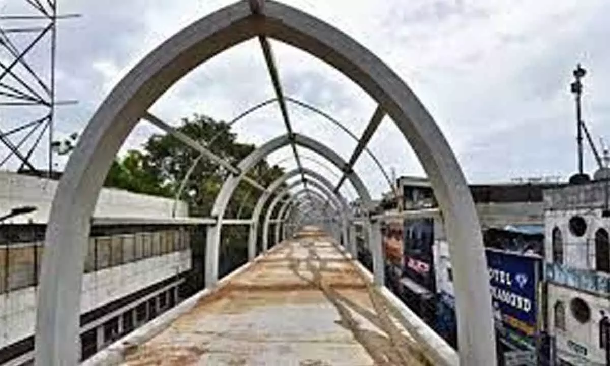 Centre agrees to hand over 3,380 sq yards defence land for Mehdipatnam’s Skywalk