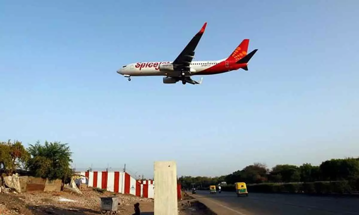 Fake Bomb Threat Sparks Panic on Delhi-Bound SpiceJet Flight: Emergency Response Activated