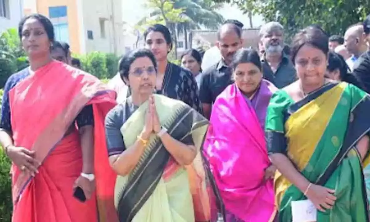 Nara Bhuvaneshwari Nijam Gelavali continues in East Godavari, thanks Akkina Munikoteswara Rao
