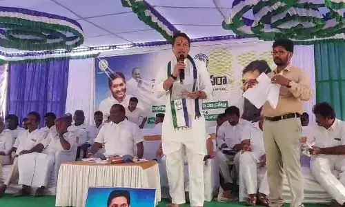 Mekapati Vikram Reddy lauds youth leaders for supporting YSRCP