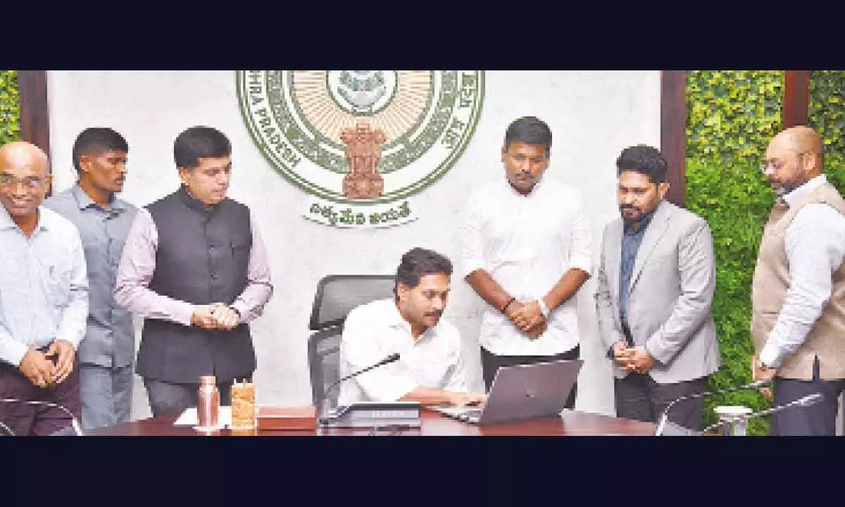 CM YS Jagan launches 300 4G cell towers