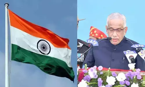 AP governor Abdul Nazeer unfurls national flag in Vijayawada