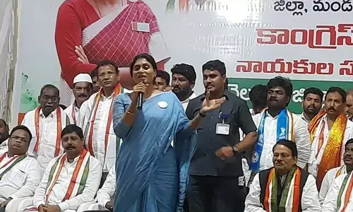 Both YSRCP, TDP betrayed State, slams Sharmila