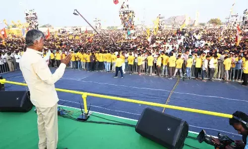 TDP supremo N Chandrababu addressing a public meeting at Uravakonda in Anantapur district