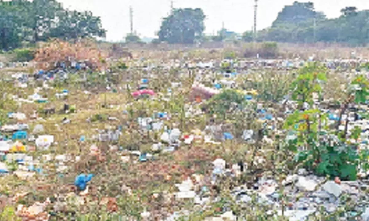 Rangareddy: Wakf land in Hameedullah Nagar used as dump yard