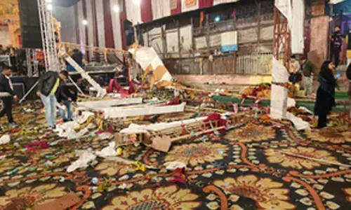 One dead, 17 injured as stage collapses at Delhis Kalkaji temple