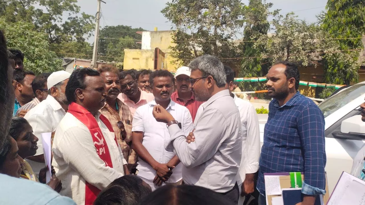 CPI holds dharna at RDO office in Badvel demanding houses for disabled