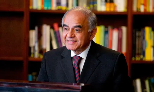 Chandrababu is one my favourite heroes: Gurucharan Das