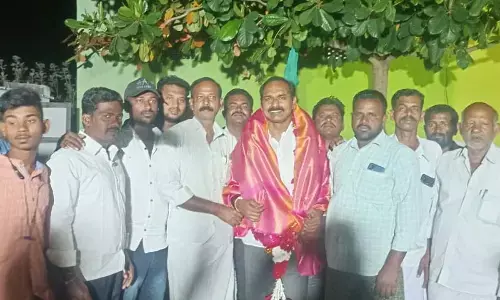 YSRCP state CEC member calls cadre to ensure victory to Maqbool