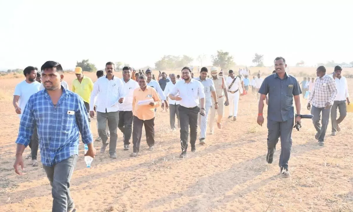 Wanaparthy: Collector inspects disputed lands