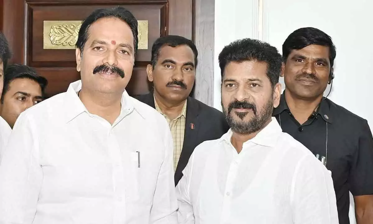 Serilingampally Congress in-charge Jagdishwar Goud takes constituency issues to CM Revanth Reddy