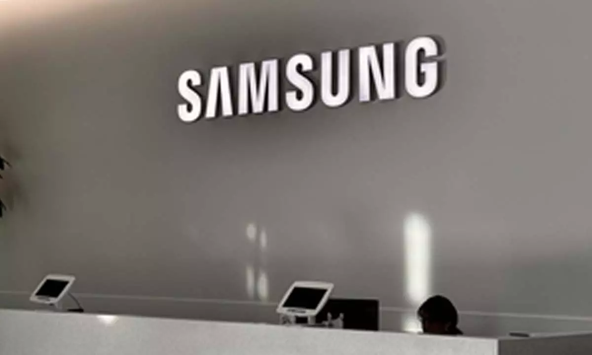 Samsung Q4 profit drops over 34%, memory chip rebounds