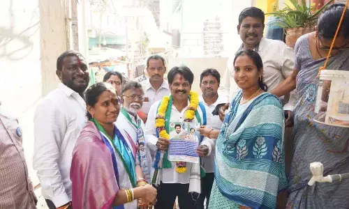 MVV Satyanarayana conducts padayatra in ward 19 of Visakhapatanam
