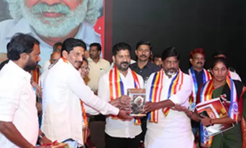 Telangana to revive Nandi awards, rename it after Gaddar