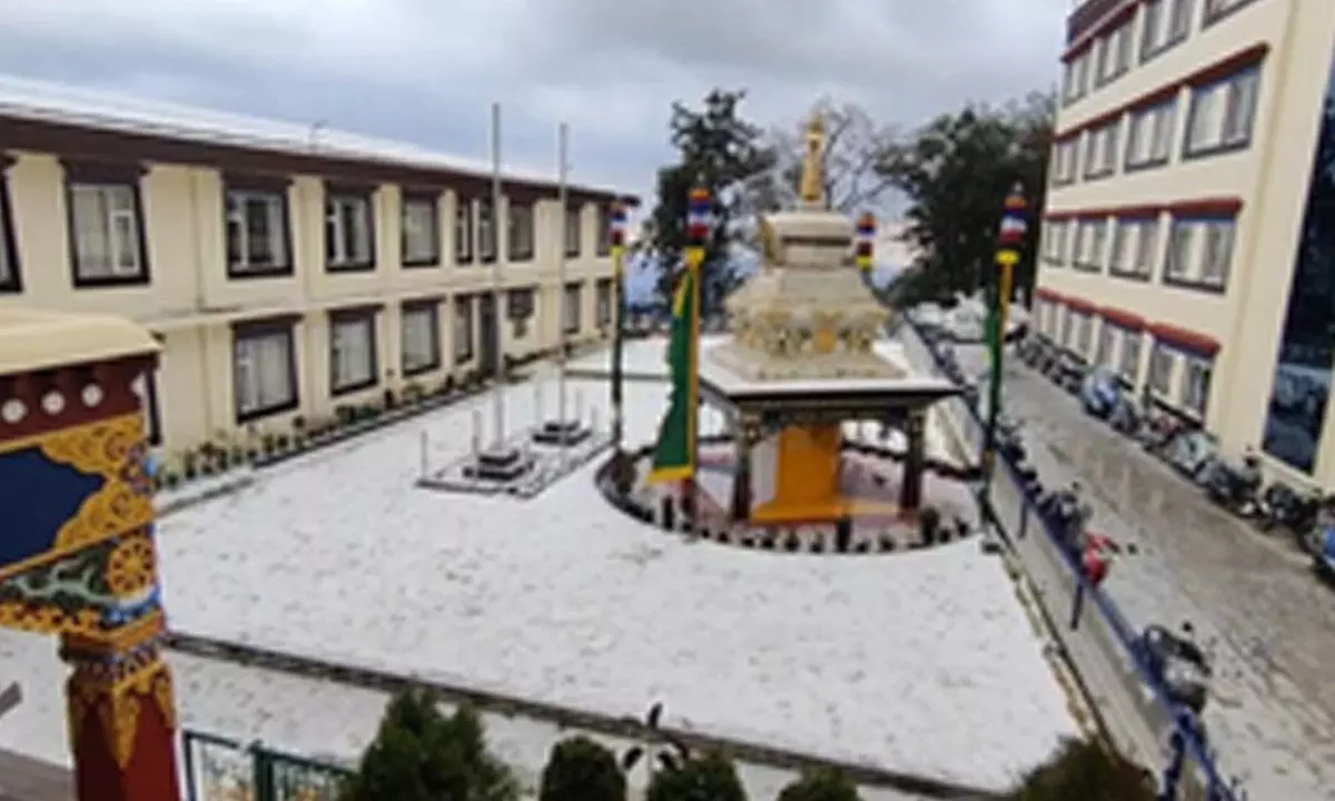 Snow blankets Dalai Lamas abode in Himachal