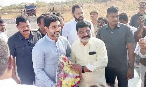 Manne Subbareddy gives warm welcome to Nara Lokesh