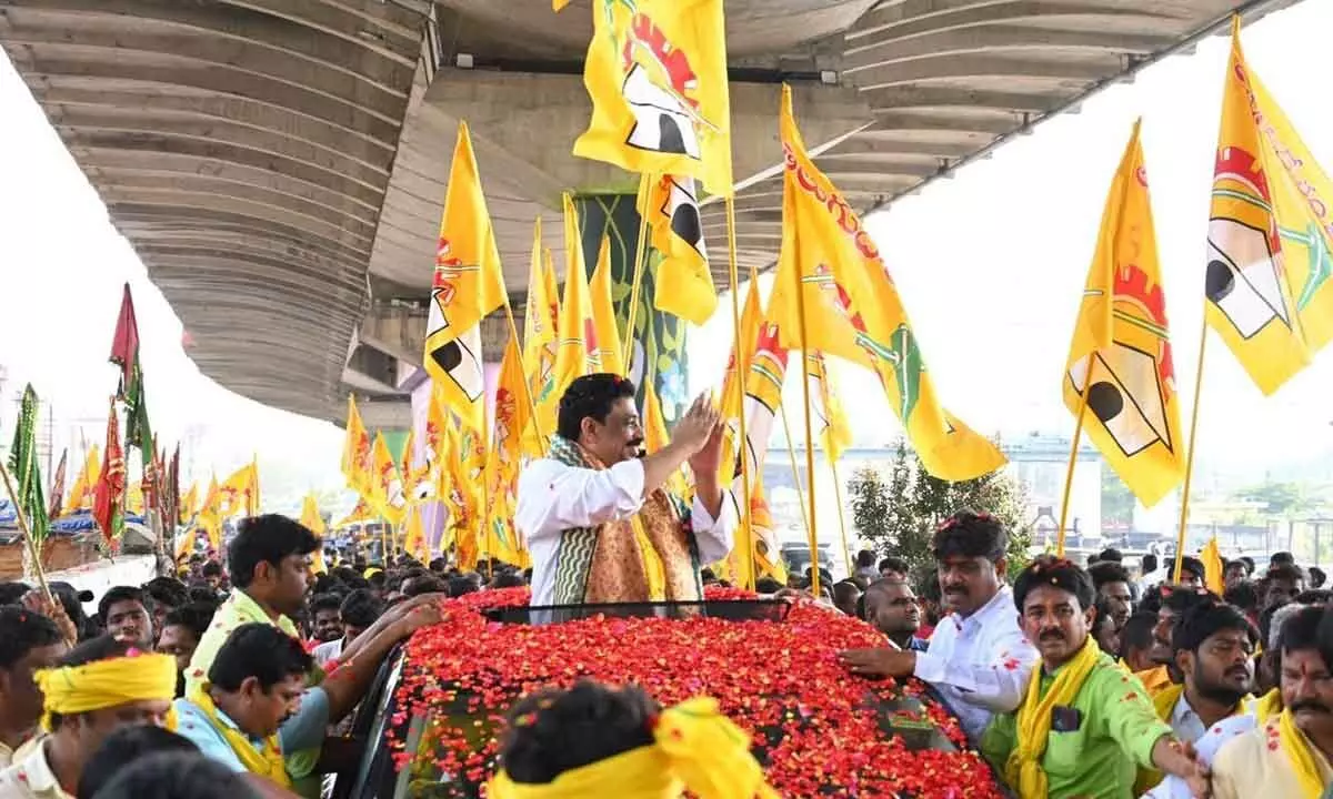Venkanna takes out massive rally seeking West ticket