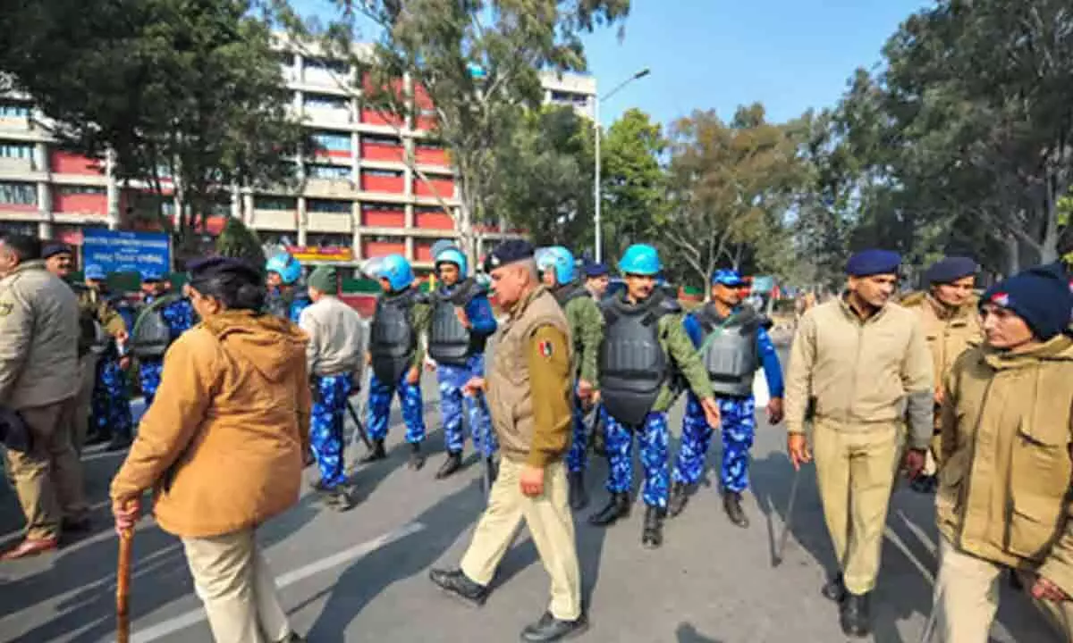 Delhi Police Heightens Security Amidst AAPs Protest Over Chandigarh Mayoral Polls Defeat