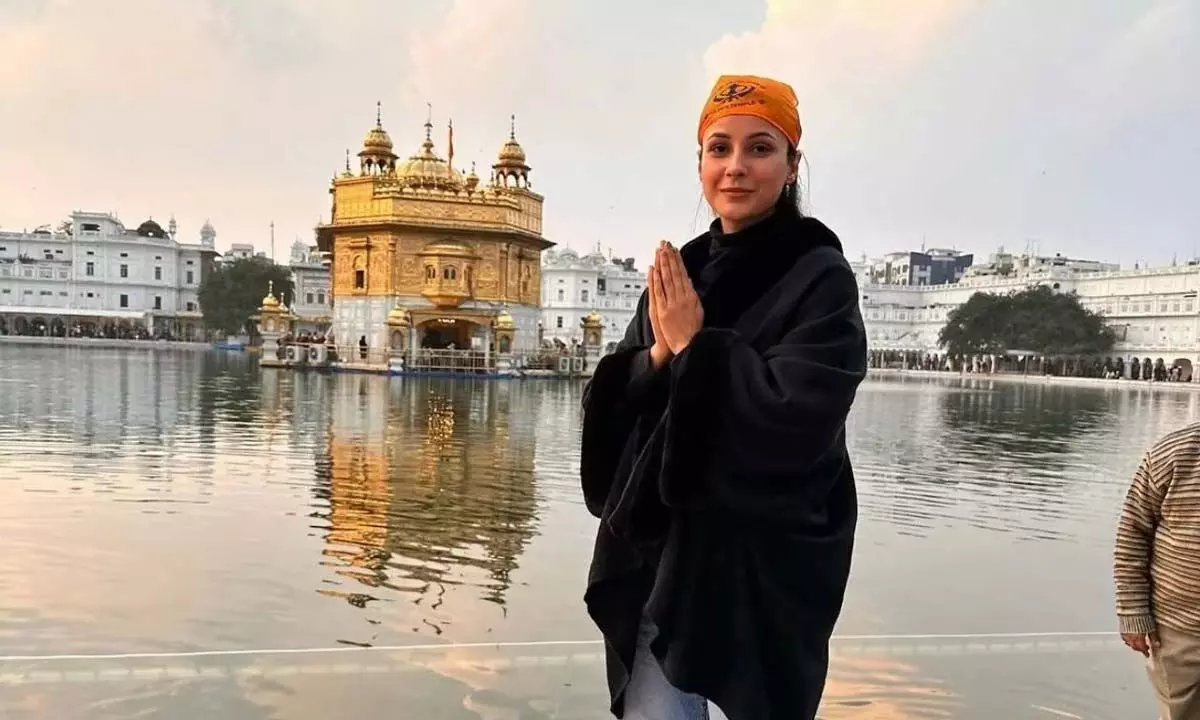 Shehnaaz Gill makes her visit to Golden Temple; receives outpouring of love