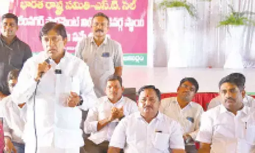 Former MP Boinapally Vinod Kumar speaking  at a BRS meeting in Karimnagar on Friday