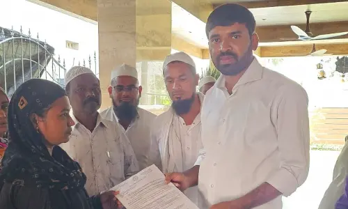TUDA Chairman Chevireddy Mohit Reddy hands over Rs. 10 lakh cheque to liver patient kin