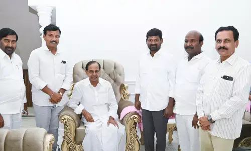 BRS leaders meet KCR at his residence in Nandi Nagar
