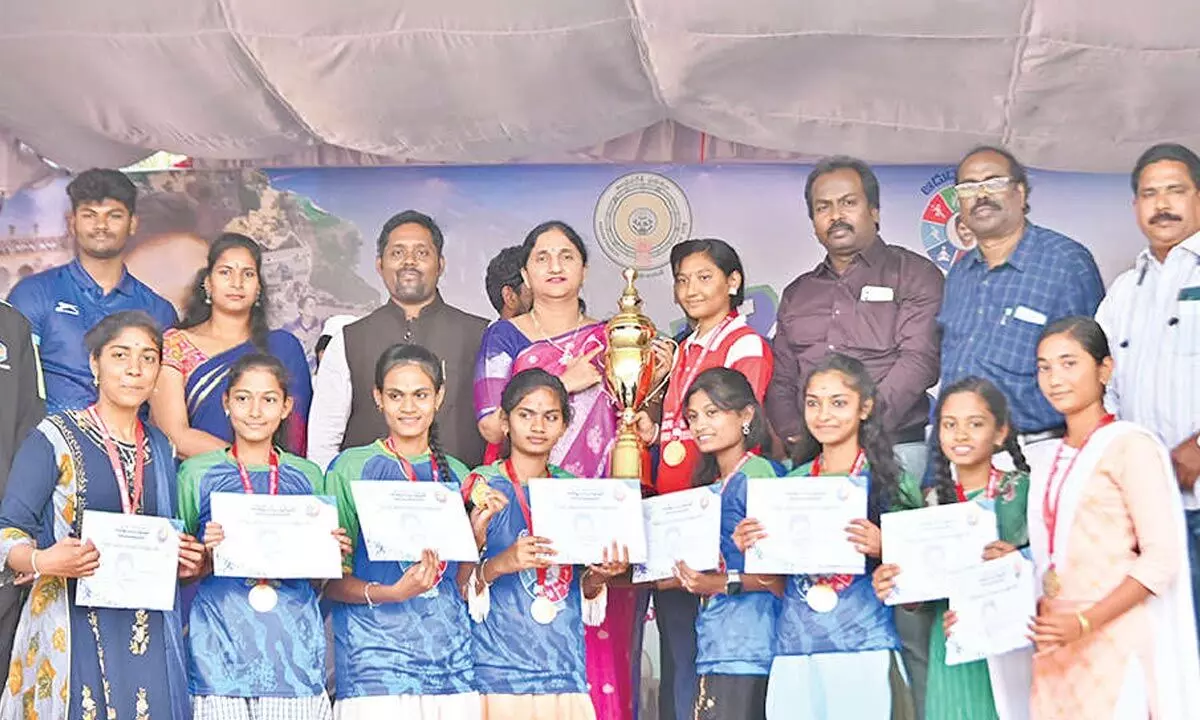 Collector K Madhavi Latha presented prizes and certificates to district-level winners in various sports at the concluding function of Aadudam Andhra in Rajamahendravaram on Saturday