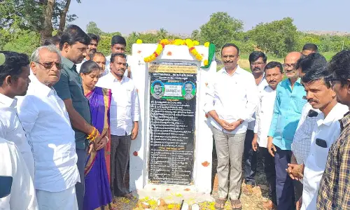 PV Sidda Reddy inaugurates newly constructed road in Durvala of Kadiri